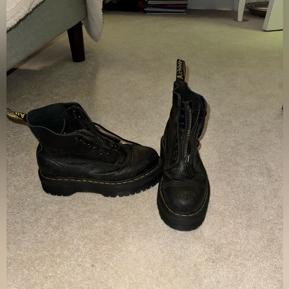 Doc Martens - SINCLAIR MILLED NAPPA LEATHER PLATFORM BOOTS